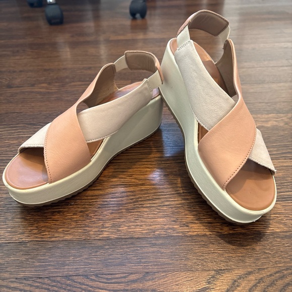 Igi&Co Shoes - Chic Two-Tone Italian Leather Wedge Sandals